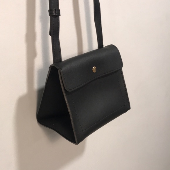 🐝 Vintage Black Triangle Bag - Picture 4 of 8
